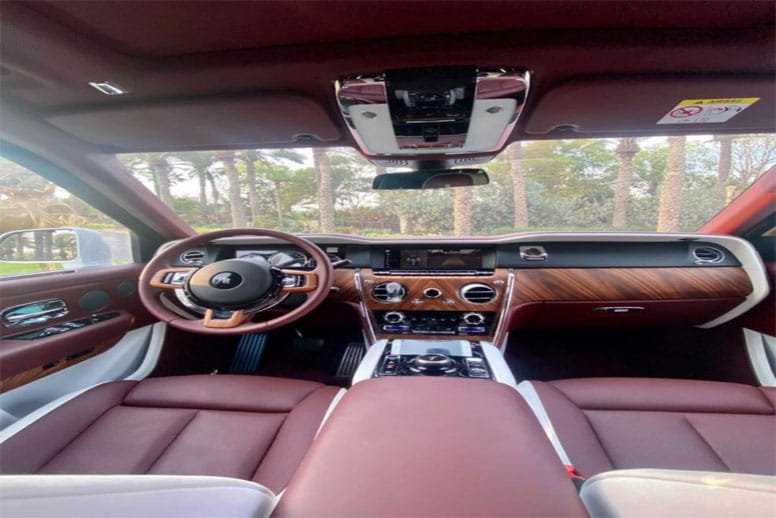 Benefits of Renting a Luxury Car in Dubai