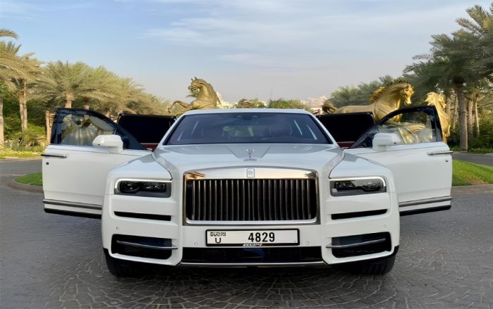 Rolls-Royce Cullinan Rental Dubai - No Deposit, Free Delivery