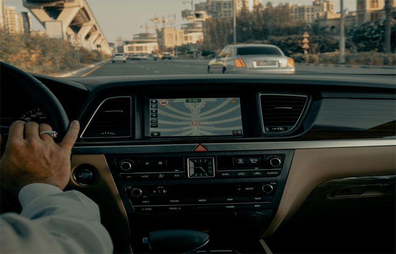 Best Free GPS Navigation Apps for Driving in Dubai and the UAE