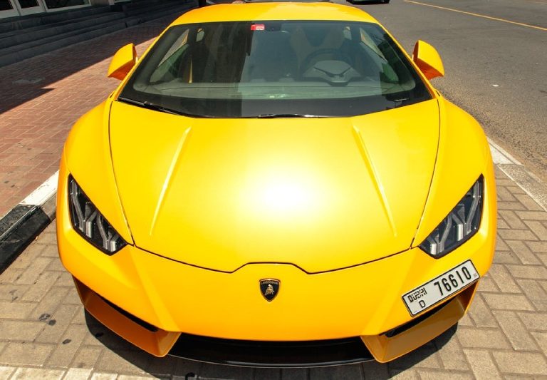 Verifica i Dati del Proprietario dell'Auto a Dubai: Controllo tramite Targa